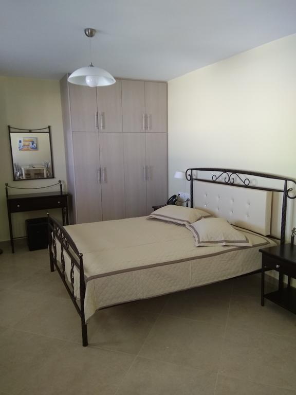 Santa Rinoula Suites Sea Sunset Views Adults Only Μεγαλοχώρι Δωμάτιο φωτογραφία